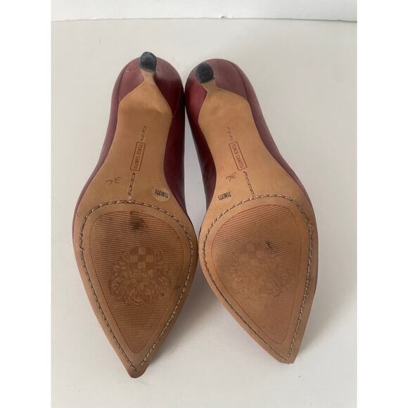 Vince Camuto Rust Red Pointy Toe Pumps • Size 7.5 - Picture 6 of 6